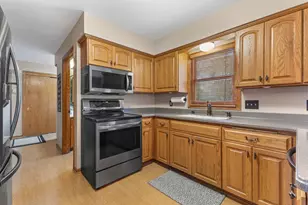 1905 Cliff Alex Ct, Waukesha, WI 53189 - Photo 13