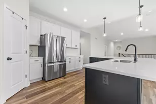 8971 Creekside Cir, Pleasant Prairie, WI 53158 - Photo 13