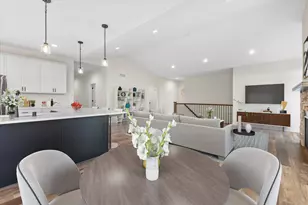 8971 Creekside Cir, Pleasant Prairie, WI 53158 - Photo 9