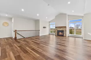 8971 Creekside Cir, Pleasant Prairie, WI 53158 - Photo 5