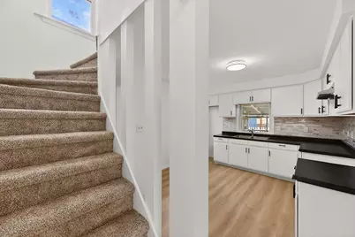 6726 W Silver Spring Dr, Milwaukee, WI 53218 - Photo 19