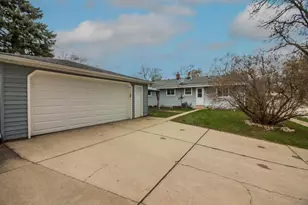 1489 Birch Dr, Waukesha, WI 53188 - Photo 43