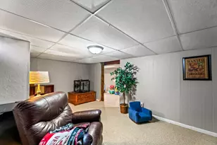 2033 Empire Dr, Waukesha, WI 53186 - Photo 21
