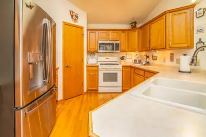 1236 N Water St, Watertown, WI 53098 - Photo 5