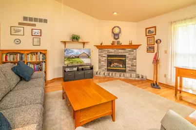 1236 N Water St, Watertown, WI 53098 - Photo 15