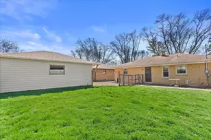 9714 W Arthur Ave, West Allis, WI 53227 - Photo 35