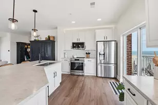 3930 S Lake Dr, Saint Francis, WI 53235 - Photo 9