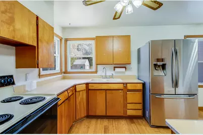 1522  Menasha Ave, Manitowoc, WI 54220 - Photo 9