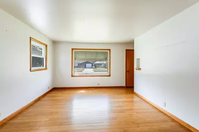 1522  Menasha Ave, Manitowoc, WI 54220 - Photo 5