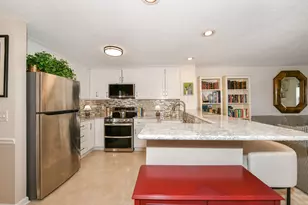 2237 Landings Ln, Delavan, WI 53115 - Photo 9