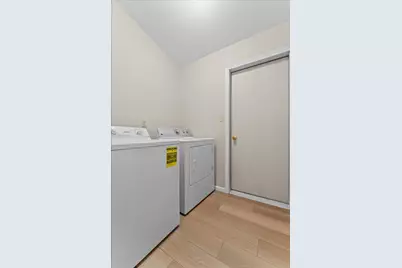 1572  Falcon Dr, Hartford, WI 53027 - Photo 15