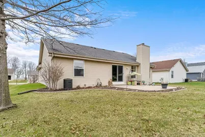 1572  Falcon Dr, Hartford, WI 53027 - Photo 21