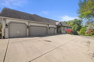 5740 Woodland Hills Dr, Racine, WI 53406 - Photo 79