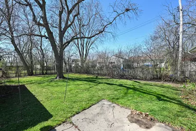 8233 W Lancaster Ave, Milwaukee, WI 53218 - Photo 21