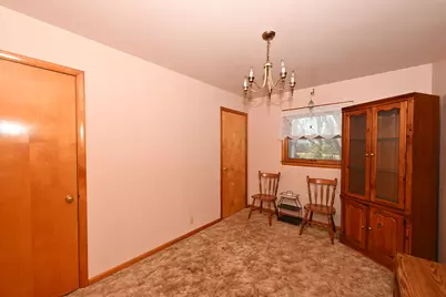 8233 W Lancaster Ave, Milwaukee, WI 53218 - Photo 15