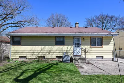 8233 W Lancaster Ave, Milwaukee, WI 53218 - Photo 19