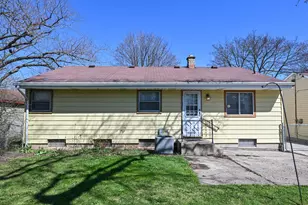 8233 W Lancaster Ave, Milwaukee, WI 53218 - Photo 19