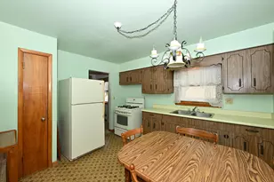 8233 W Lancaster Ave, Milwaukee, WI 53218 - Photo 7