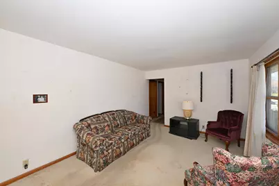 8233 W Lancaster Ave, Milwaukee, WI 53218 - Photo 5