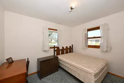 8233 W Lancaster Ave, Milwaukee, WI 53218 - Photo 13