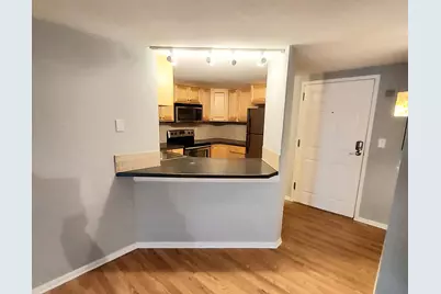 270 E Highland Ave #612, Milwaukee, WI 53202 - Photo 3