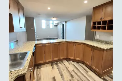270 E Highland Ave #812, Milwaukee, WI 53202 - Photo 3