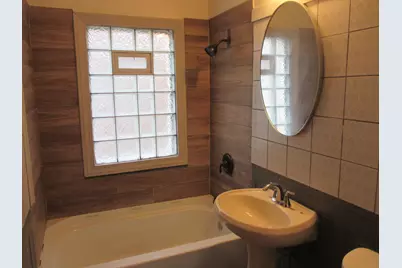 1425 W Burleigh St #1427, Milwaukee, WI 53206 - Photo 9