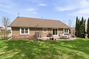 2947 S Gate Dr, Hartford, WI 53027 - Photo 25