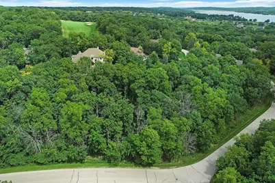 660  Legend Dr, Geneva, WI 53147 - Photo 3