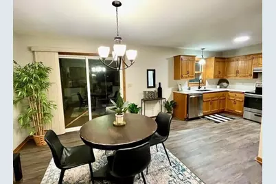 W168N10725  Juniper Dr, Germantown, WI 53022 - Photo 9