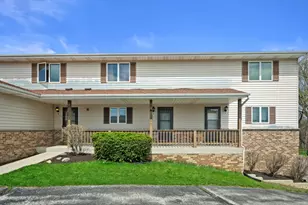 1605 Vogt Dr, West Bend, WI 53095 - Photo 9