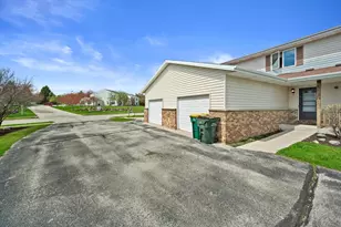 1605 Vogt Dr, West Bend, WI 53095 - Photo 19