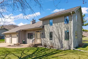 510 McIntosh Rd, La Crescent, MN 55947 - Photo 1