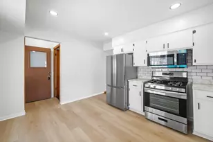 6531 N Landers St, Milwaukee, WI 53223 - Photo 7