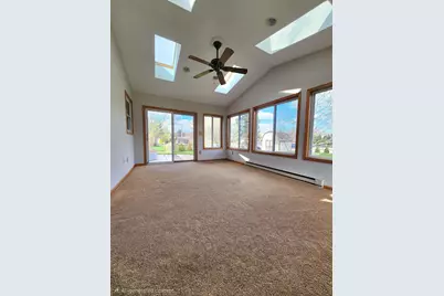 W156N5104  Arbor Vitae Ct, Menomonee Falls, WI 53051 - Photo 5