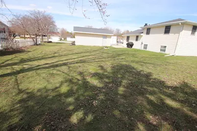 1717  Jackson St, New Holstein, WI 53061 - Photo 23