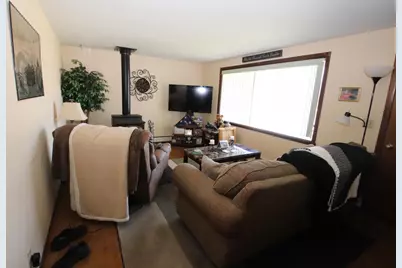 1717  Jackson St, New Holstein, WI 53061 - Photo 3