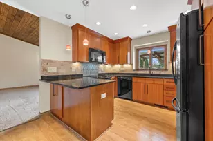 N78W15339 Haymeadow Rd, Menomonee Falls, WI 53051 - Photo 11