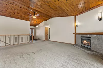 N78W15339  Haymeadow Rd, Menomonee Falls, WI 53051 - Photo 7