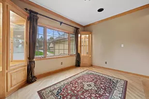 4009 Hickory Knoll Rd, Delafield, WI 53029 - Photo 5