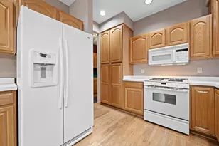 4009 Hickory Knoll Rd, Delafield, WI 53029 - Photo 11