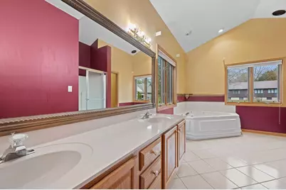 4009  Hickory Knoll Rd, Delafield, WI 53029 - Photo 17