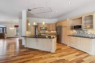 6748 S Yale Dr, Franklin, WI 53132 - Photo 9