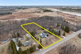 5304 Woodland Dr, Two Rivers, WI 54241 - Photo 9