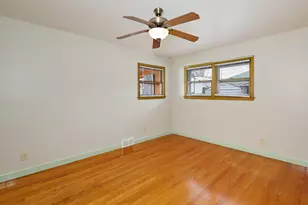 2909 S 76th St, West Allis, WI 53219 - Photo 17