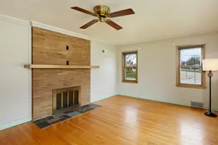 2909 S 76th St, West Allis, WI 53219 - Photo 5