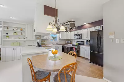 3517  Willow Cir, Sheboygan, WI 53083 - Photo 3