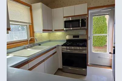 9325 W Darnel Ave, Milwaukee, WI 53224 - Photo 5