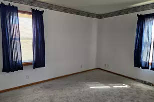 9325 W Darnel Ave, Milwaukee, WI 53224 - Photo 11