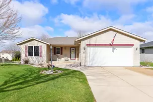 2456 Emslie Dr, Waukesha, WI 53188 - Photo 3